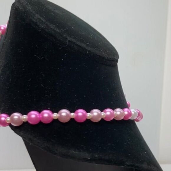 PINK PEACE Sign Pink and White Faux Pearl Beads Stretchy Necklace 20 Inches Long - Picture 4 of 6